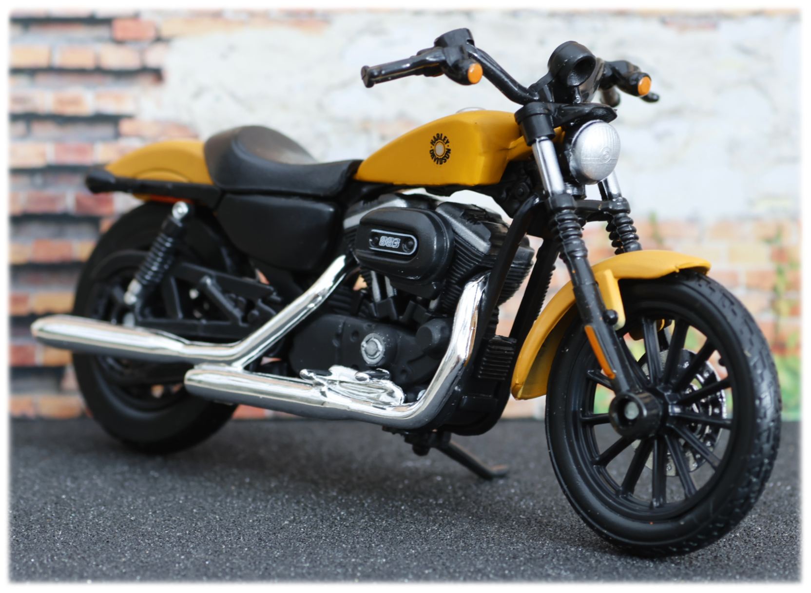 Maisto Harley Davidson Sportster Iron 2014