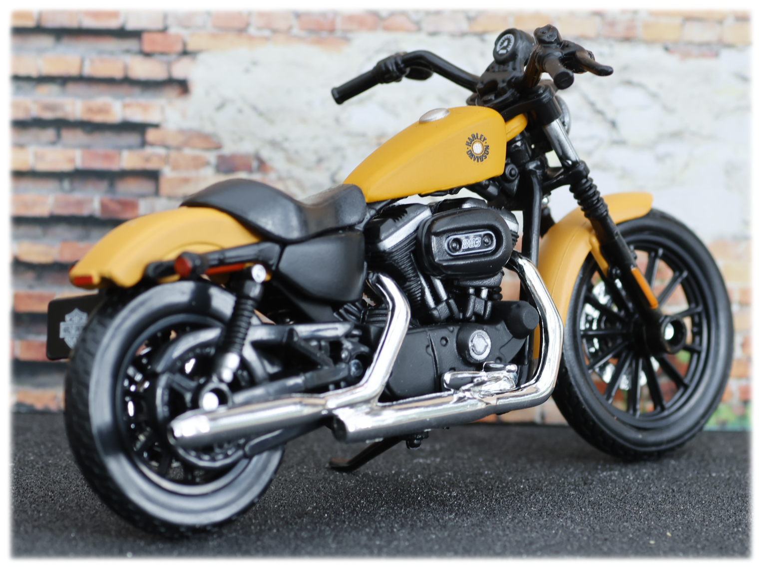 Maisto Harley Davidson Sportster Iron 2014