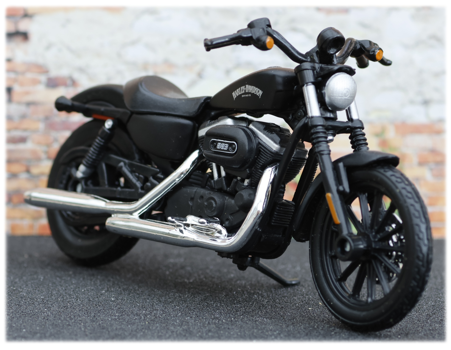 Maisto Harley Davidson Sportster Iron 2014