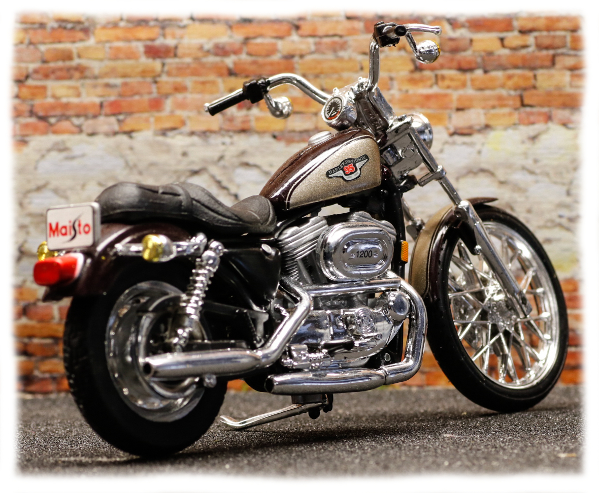 Maisto Harley Davidson XL1200C Sportster 1998