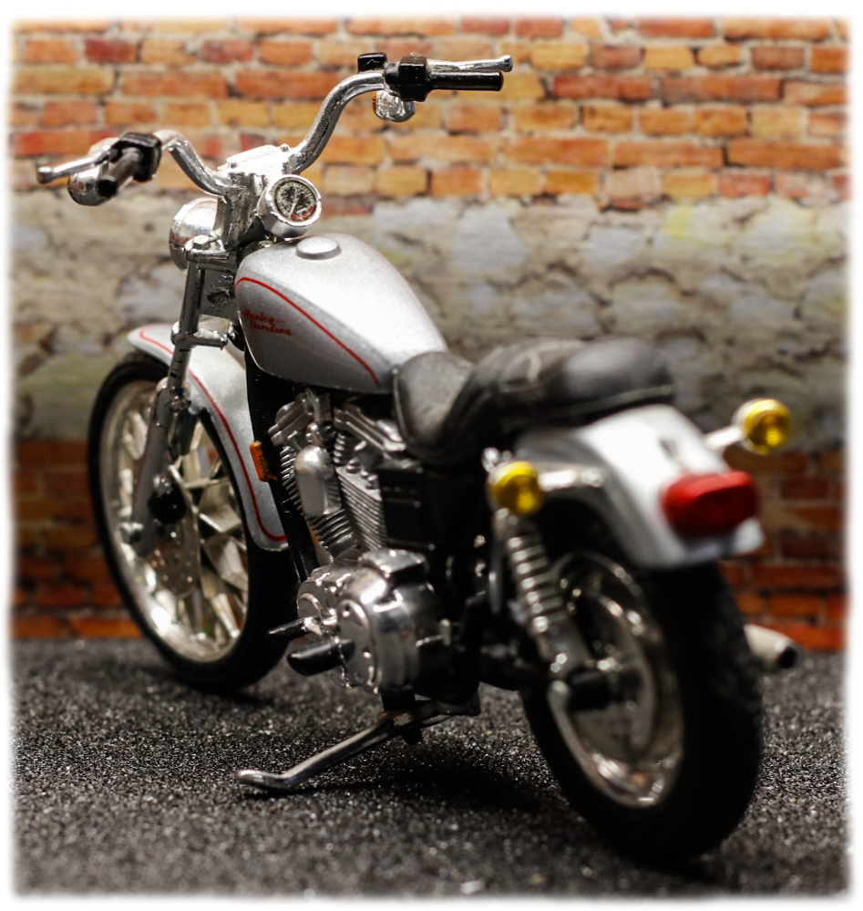 Maisto Harley Davidson XL1200C 1999