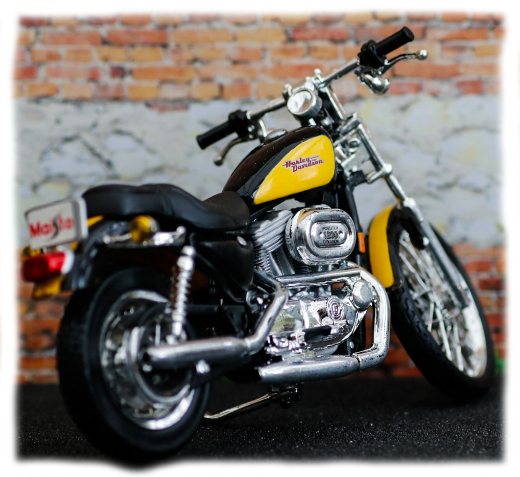 Maisto Harley Davidson XL1200C 2000