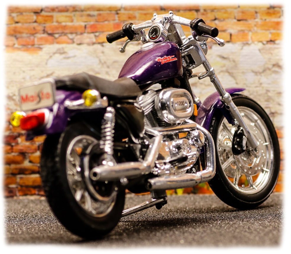 Maisto Harley Davidson XL1200C 2000