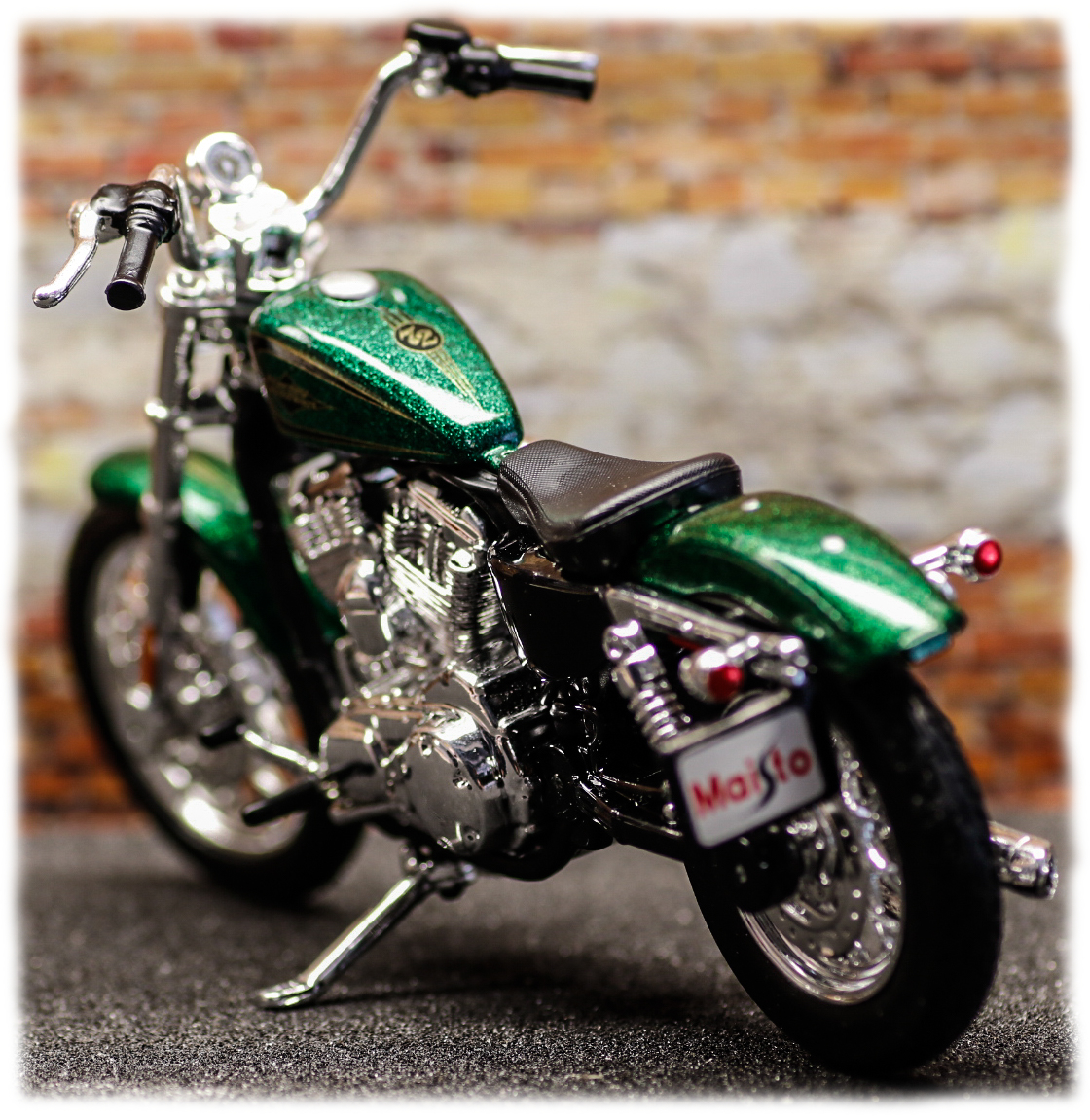 Maisto Harley Davidson XL1200V Seventy Two 2012