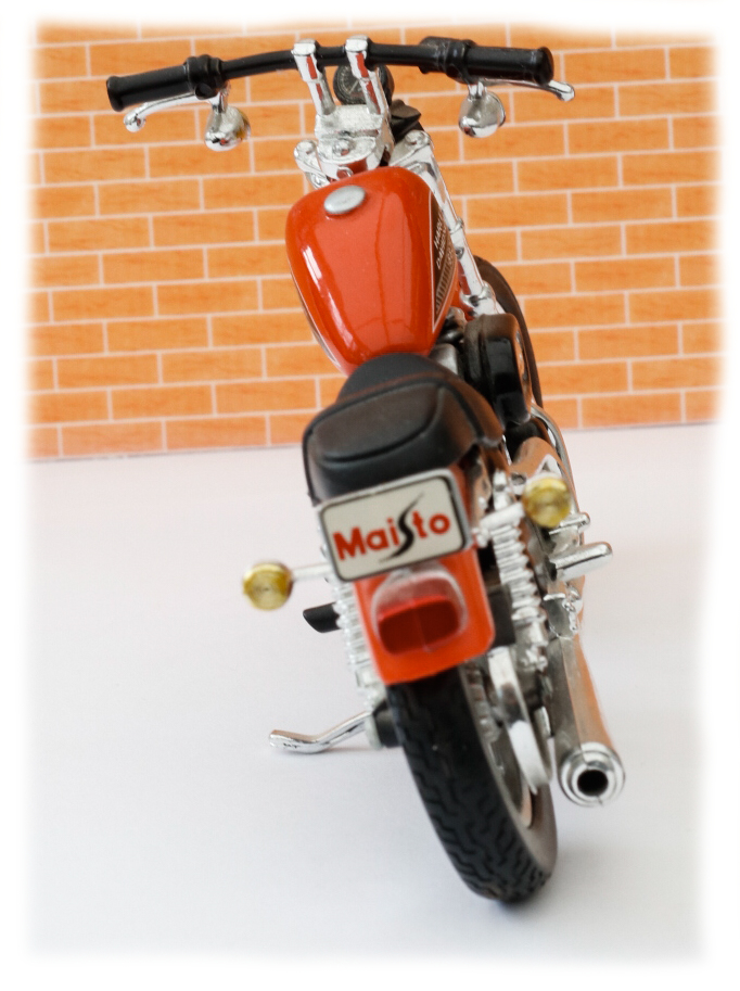 Maisto Harley Davidson XL883R 2002