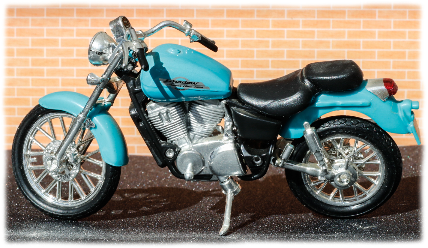 Maisto Honda VT1100 Shadow C2