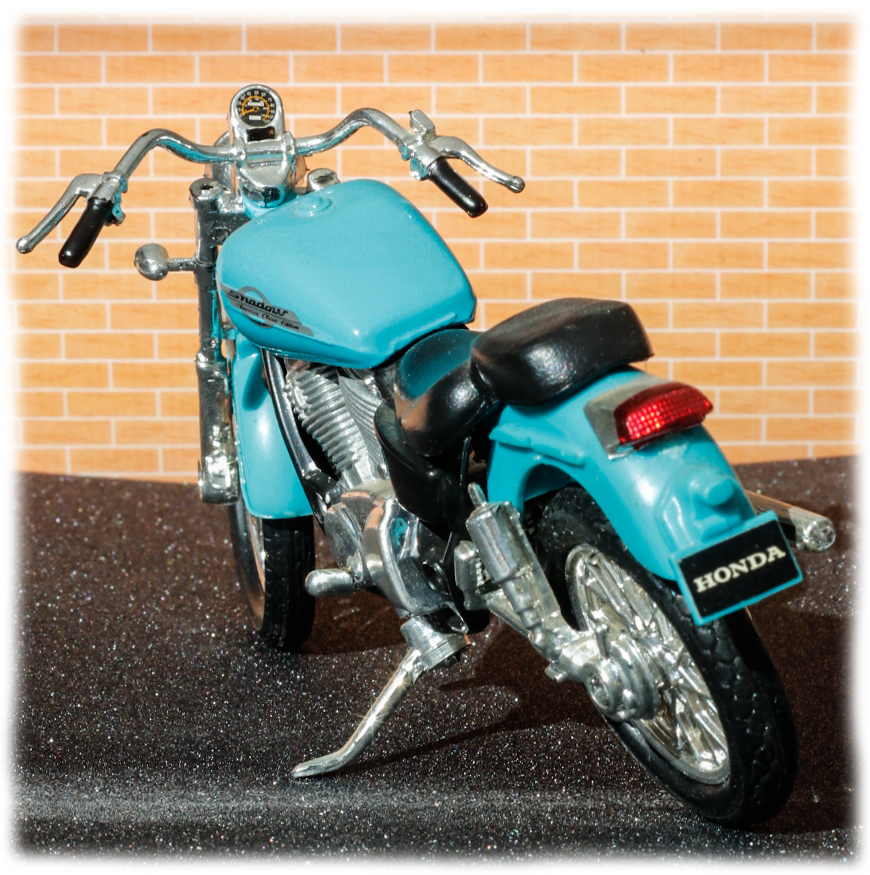 Maisto Honda VT1100 Shadow C2
