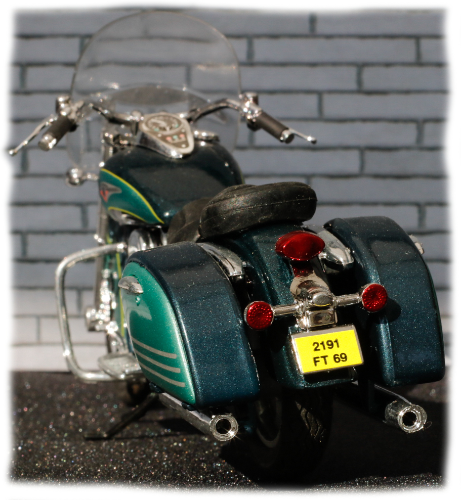 Maisto Kawasaki VN1500 Classic Tourer