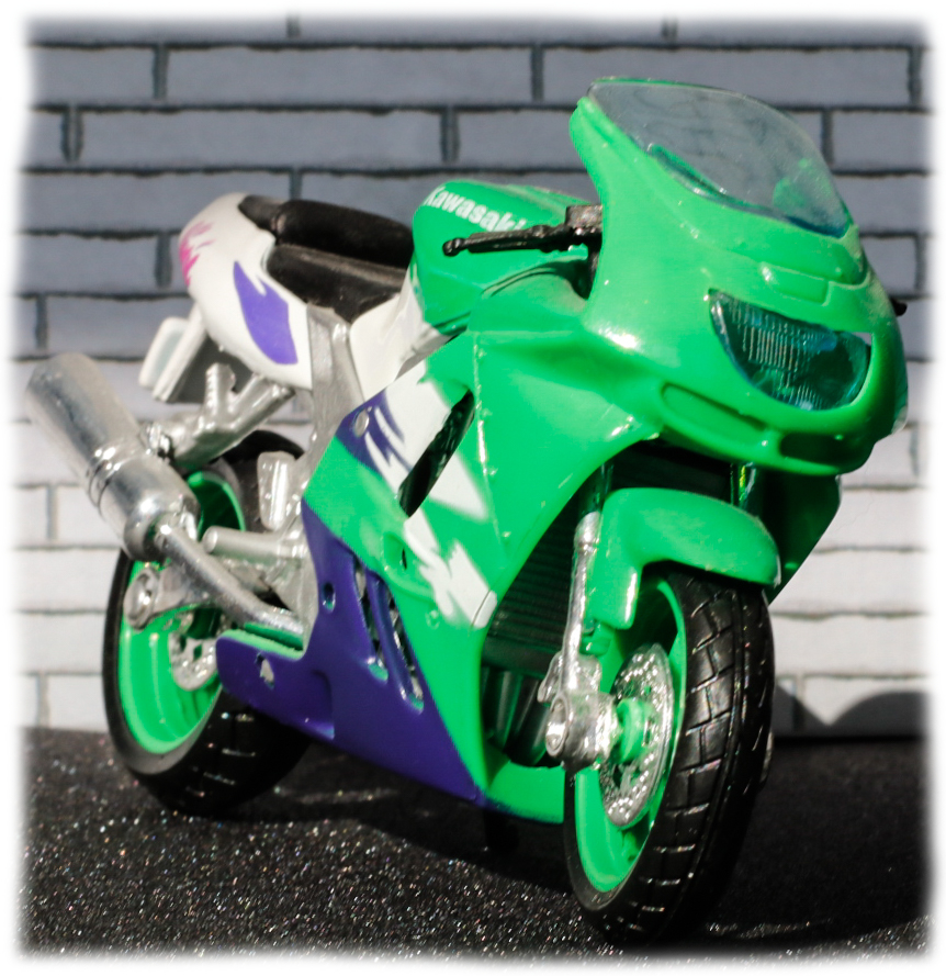 Maisto Kawasaki ZX9R Ninja