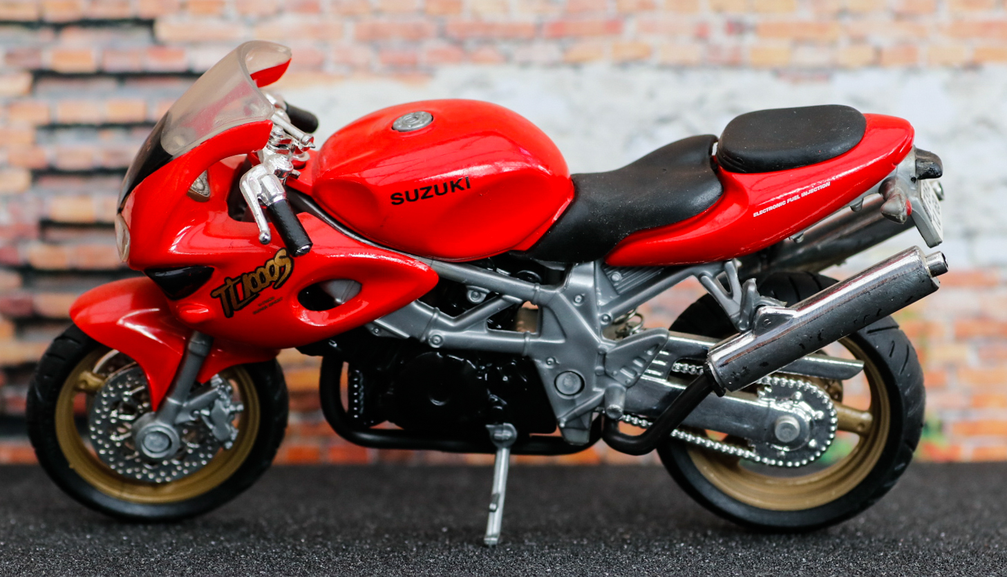 Majorette Suzuki TL1000S