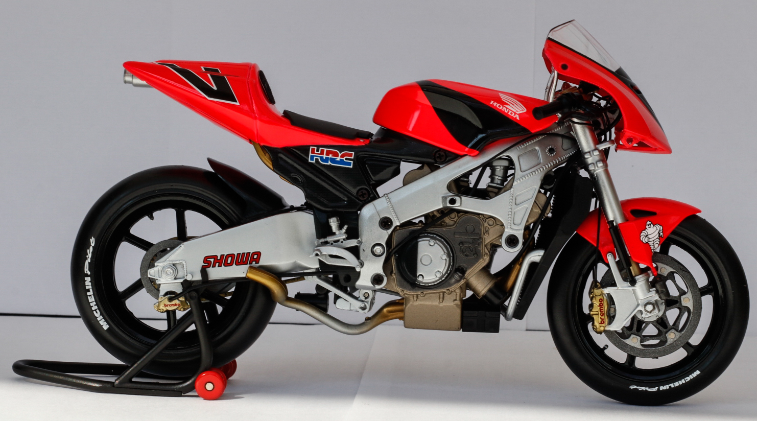 Minichamps Honda RC211V Rossi 2001