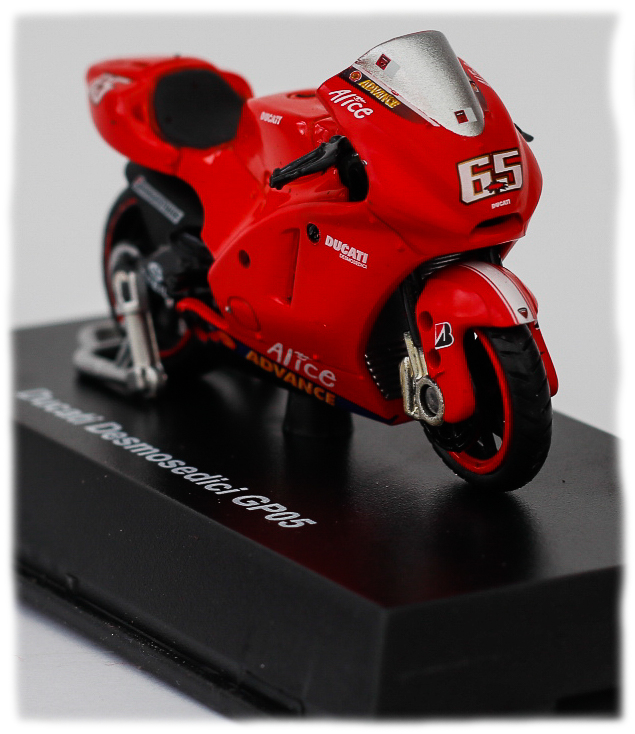 New-Ray Ducati Desmosedici GP05
