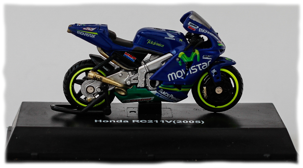 New-Ray Honda_ RC211V Team Movistar 2005