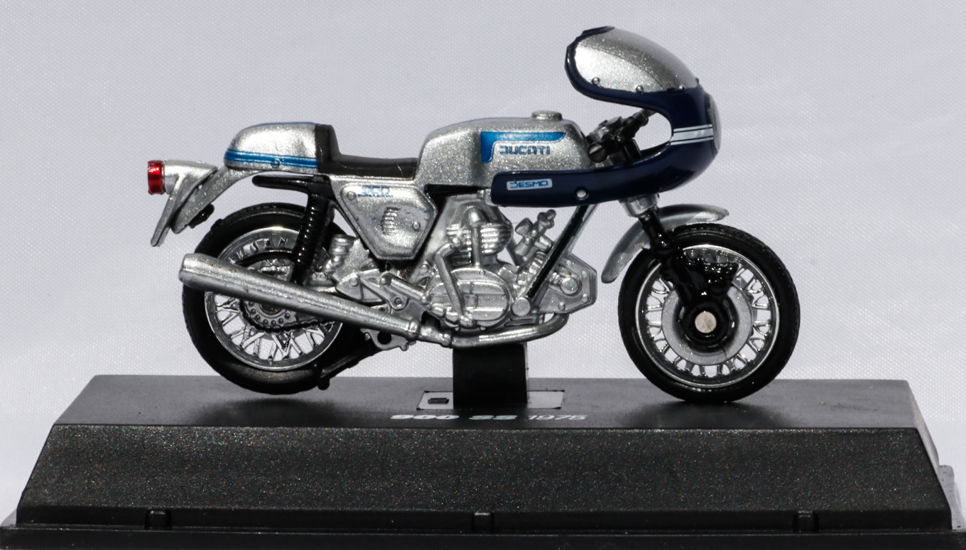 NIB New-Ray 1975 Ducati 900SS motorcycle 1:32 diecast model toy 