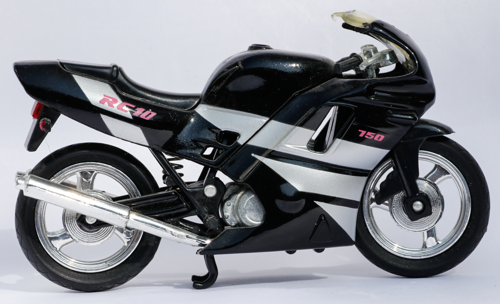 Road Champs Honda RC10 750