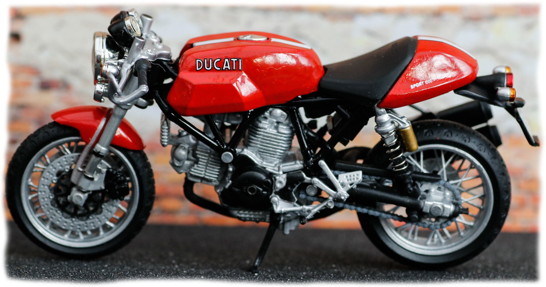 Solido Ducati 1000 Sport Classic