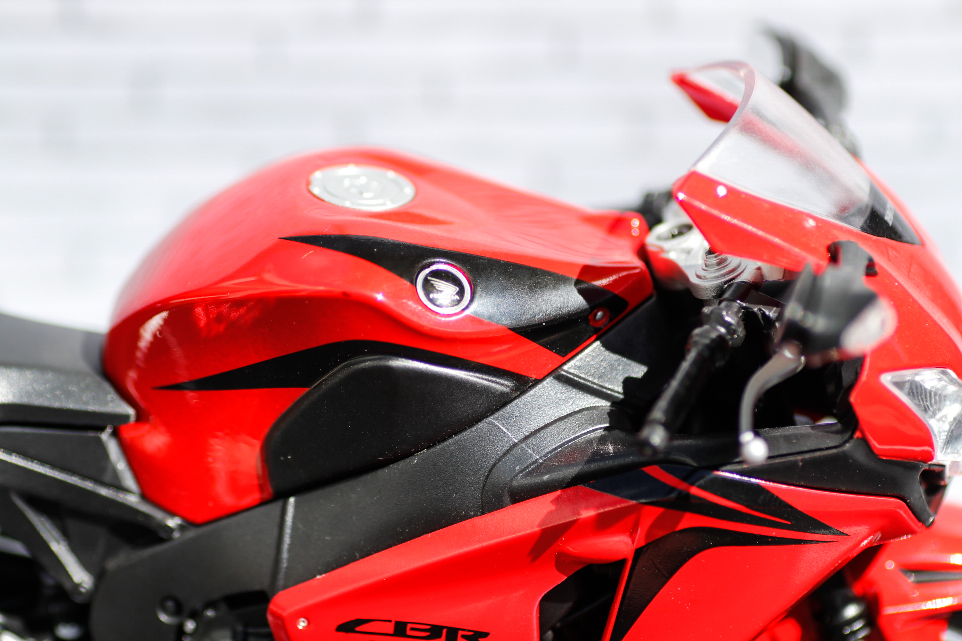 Welly 1-10 Honda CBR1000RR Fireblade