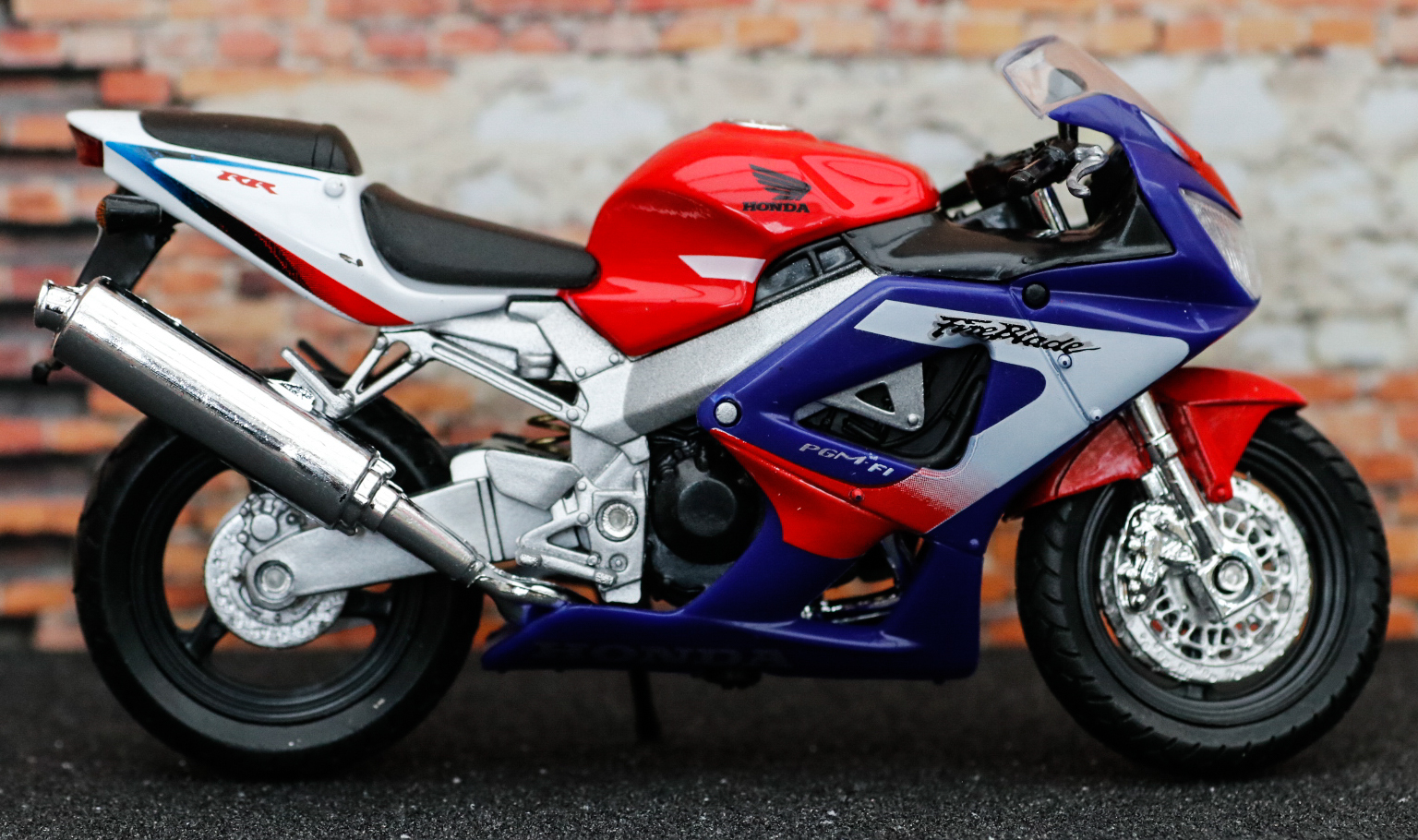 Welly Honda CBR900RR FireBlade