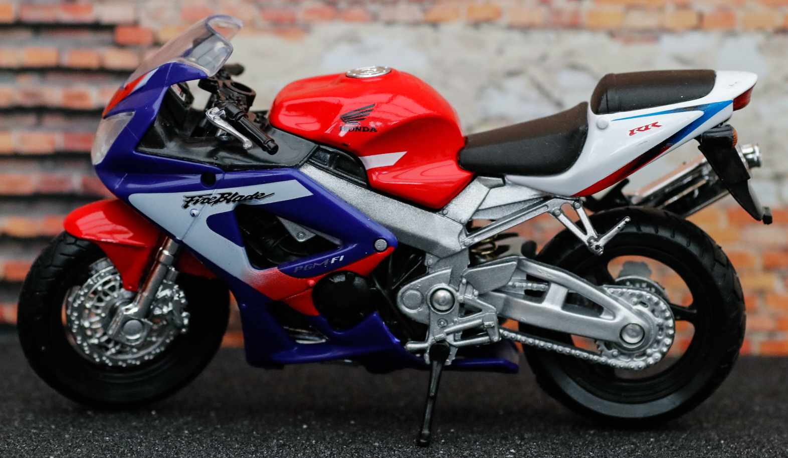 Welly Honda CBR900RR FireBlade