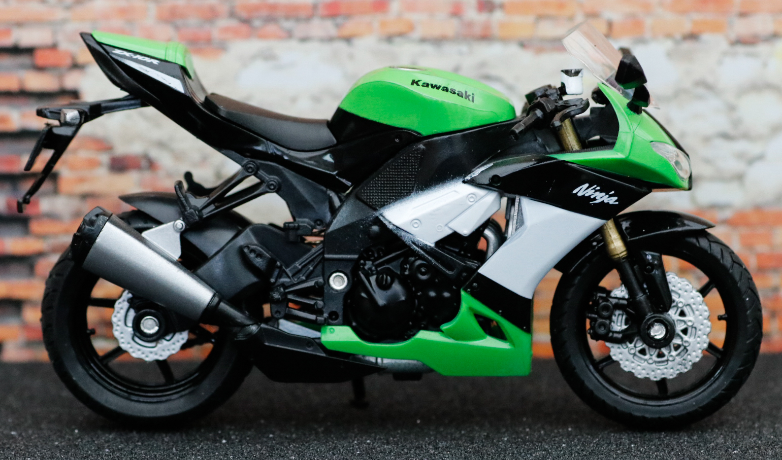 Welly Kawasaki ZX-10R Welly Kawasaki ZX-10R