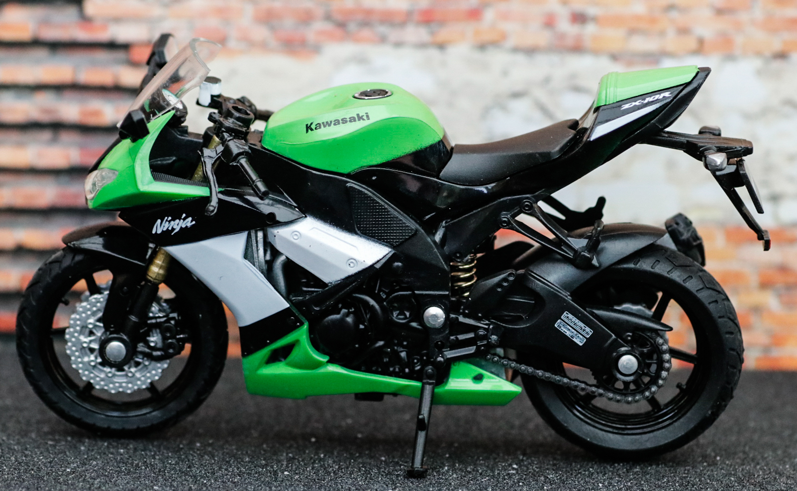 Welly Kawasaki ZX-10R Welly Kawasaki ZX-10R