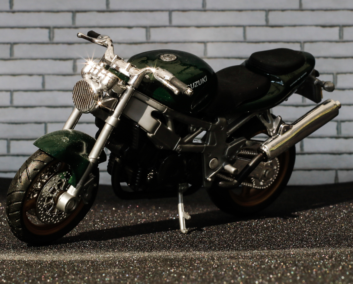 Welly Suzuki 1000 Street Bike