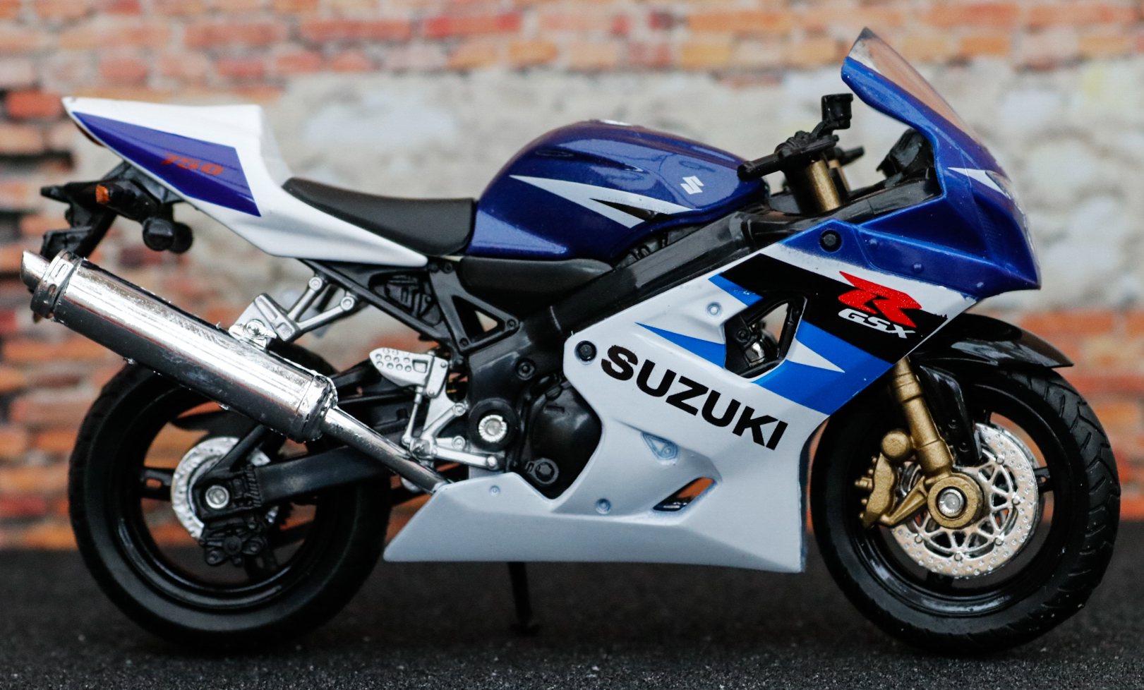 Welly Suzuki GSX-R750