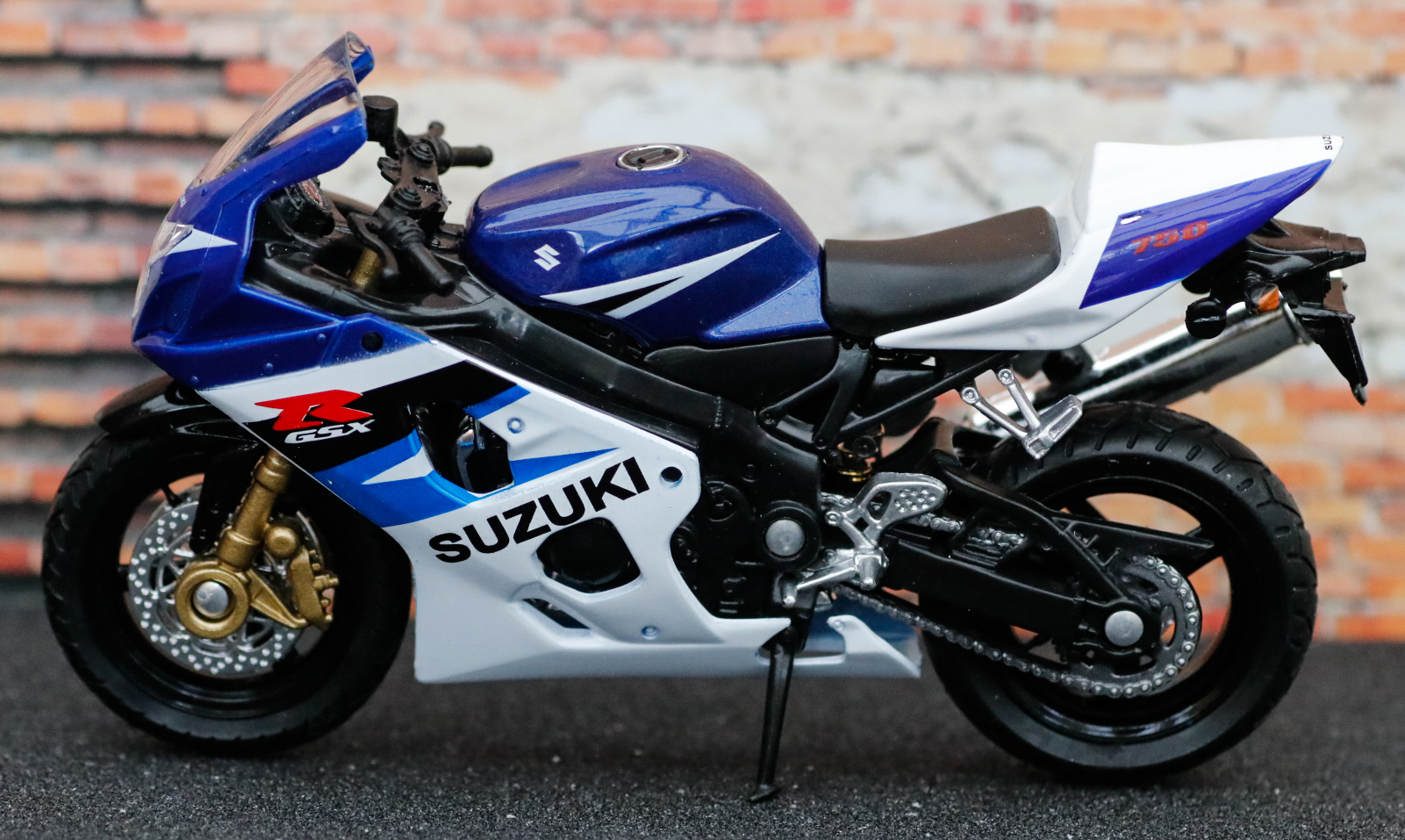 Welly Suzuki GSX-R750