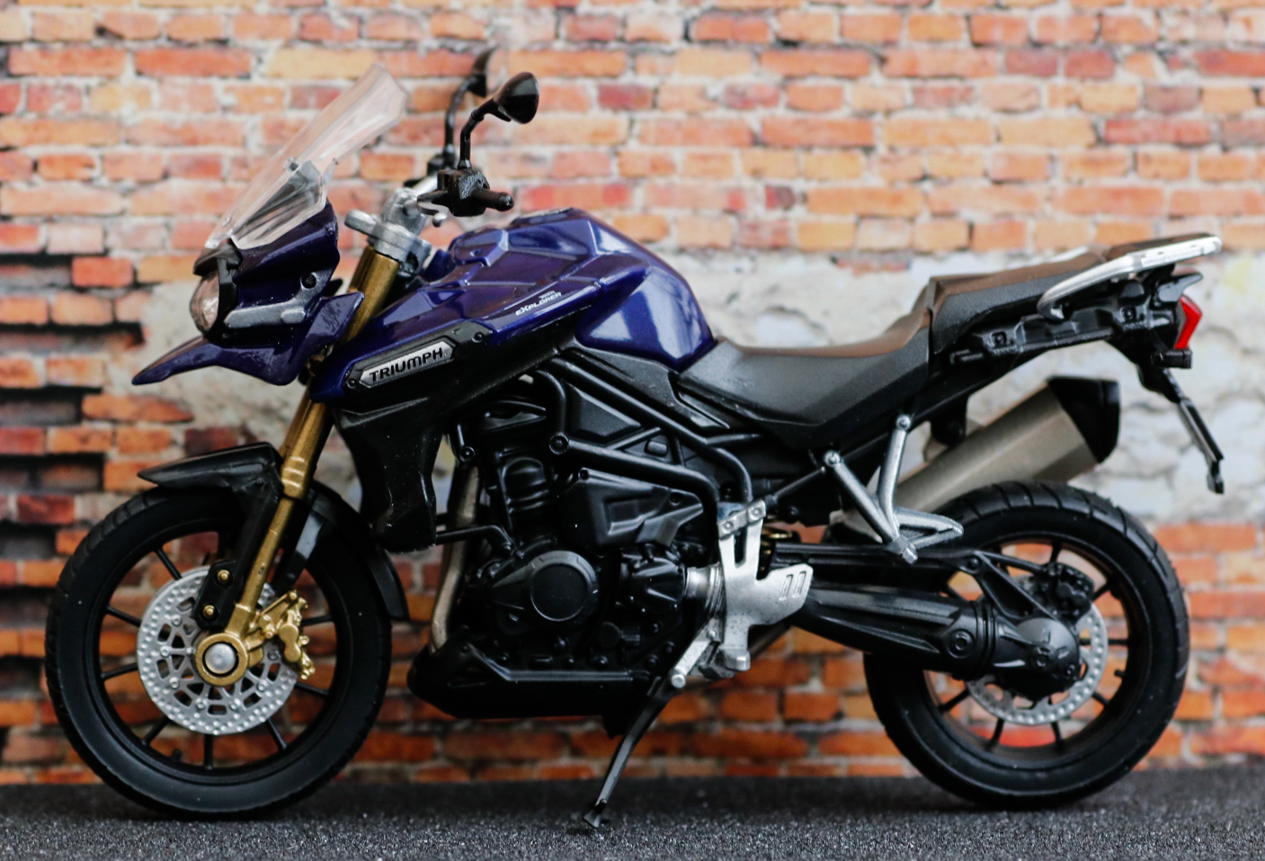 Welly Triumph Tiger Explorer